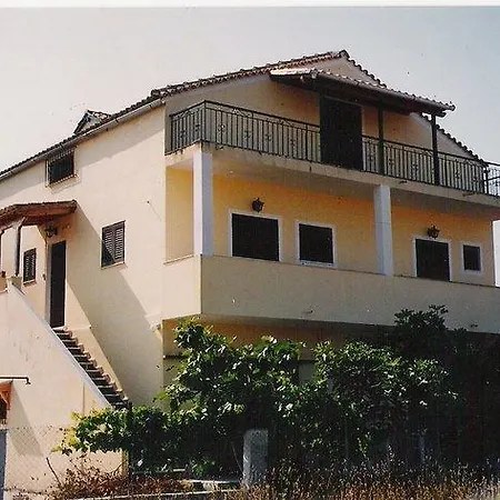 Apartamento Adriana Saina *